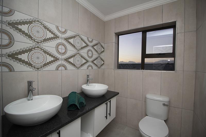 3 Bedroom Property for Sale in Fraaiuitsig Western Cape